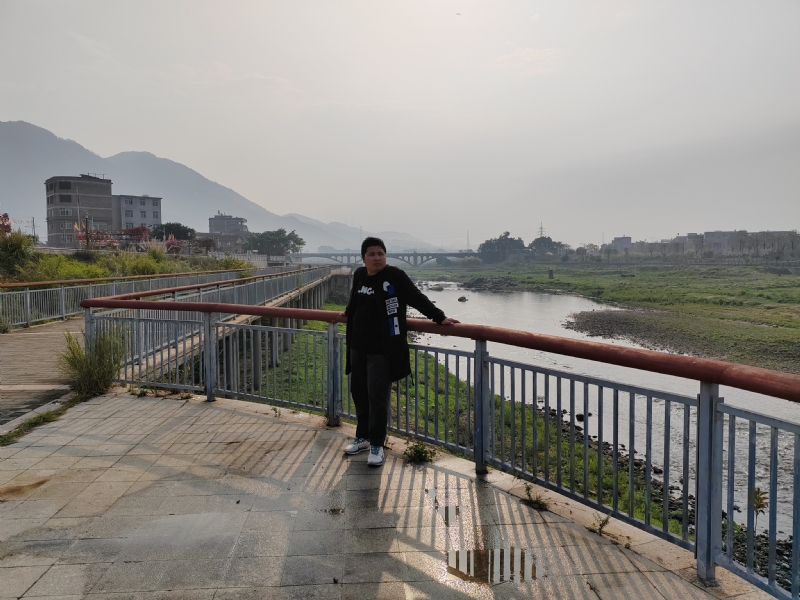 笑看蓝天的第一张照片--古田征婚网